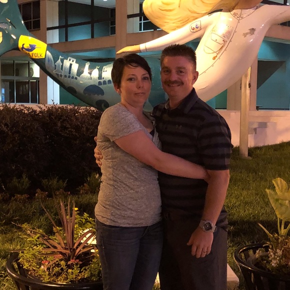 POSH AMBASSADOR, TOP SELLER, QUICK SHIPPER - Picture 4 of 6